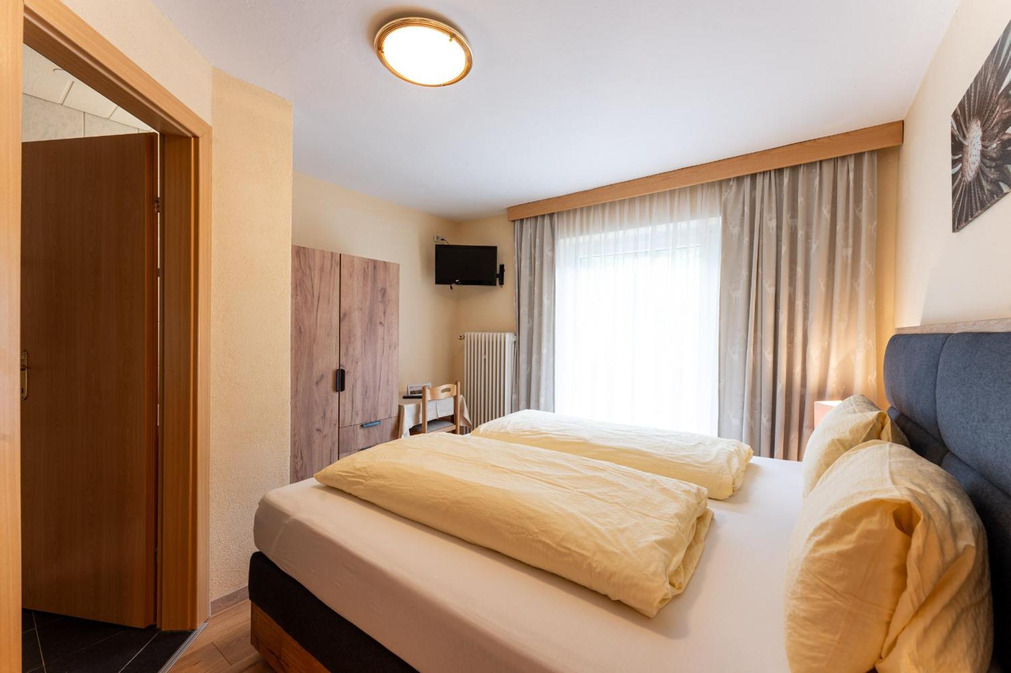 Gaestehaus -Pension Edelweiss Vent Bagian luar foto
